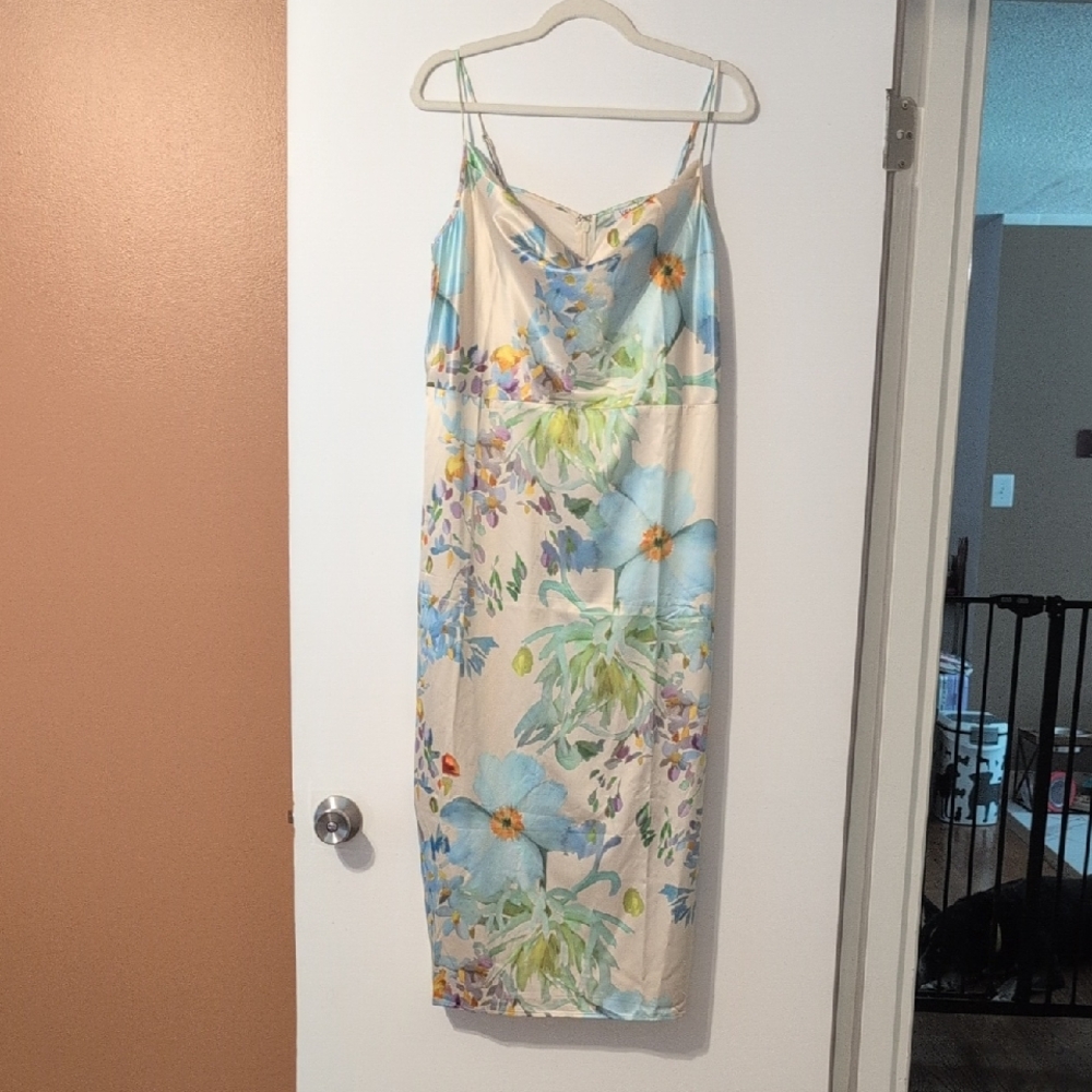 VENUS Green and Cream Floral Dress